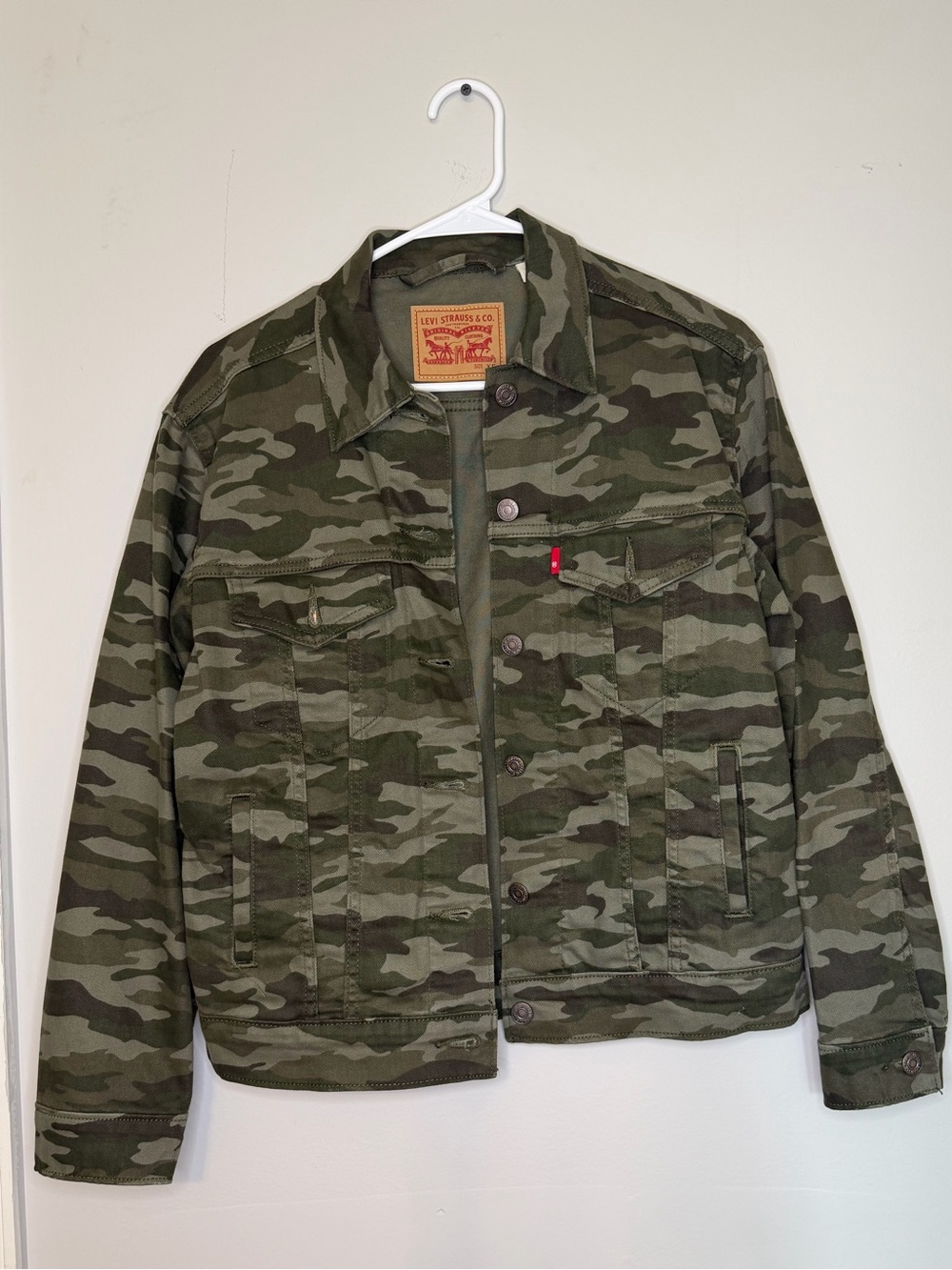 Womenโs Levi's Ex-Boyfriend Trucker Denim Jacket, Size XS